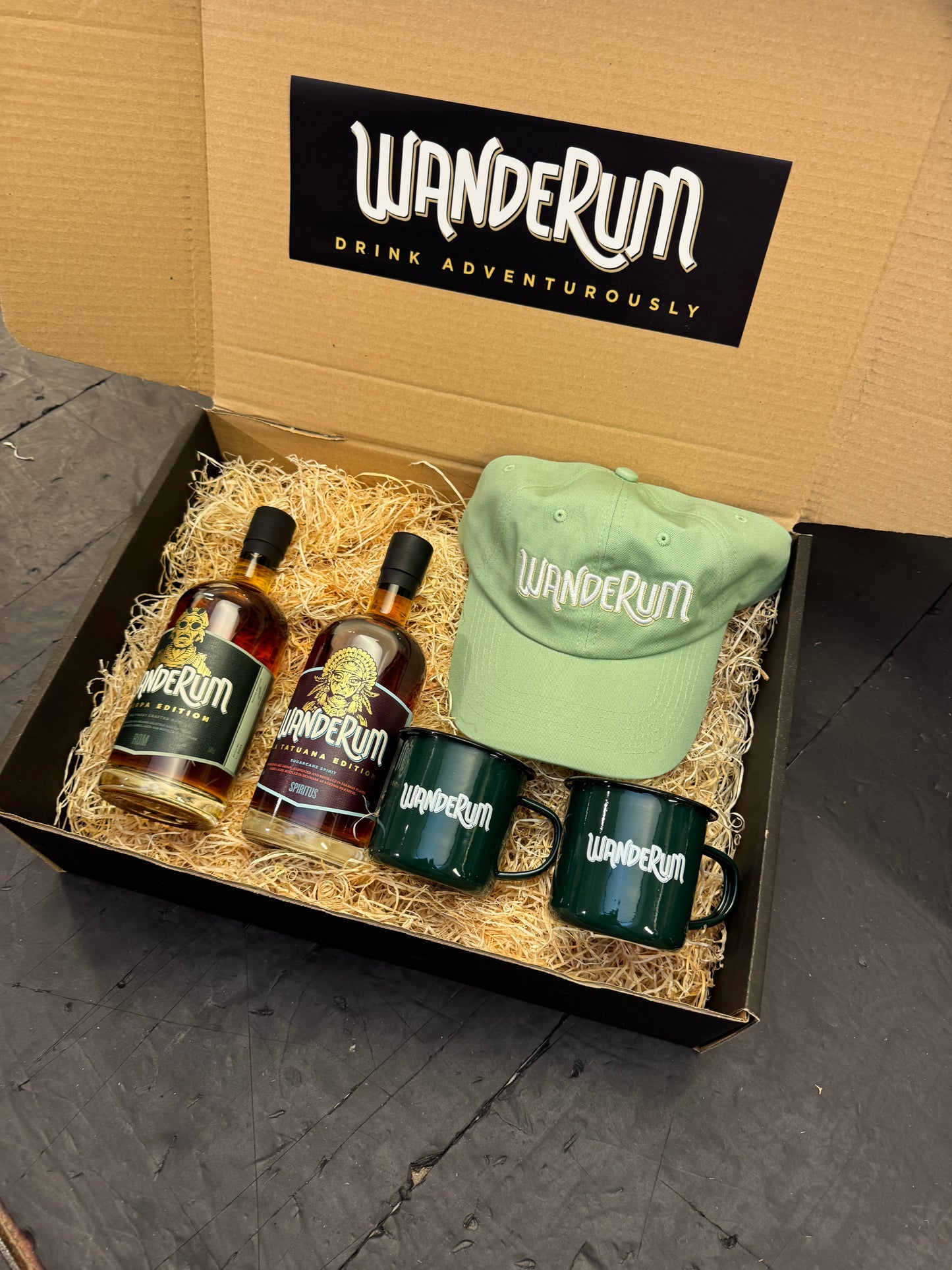 Gaveæske med 2 flasker Wanderum